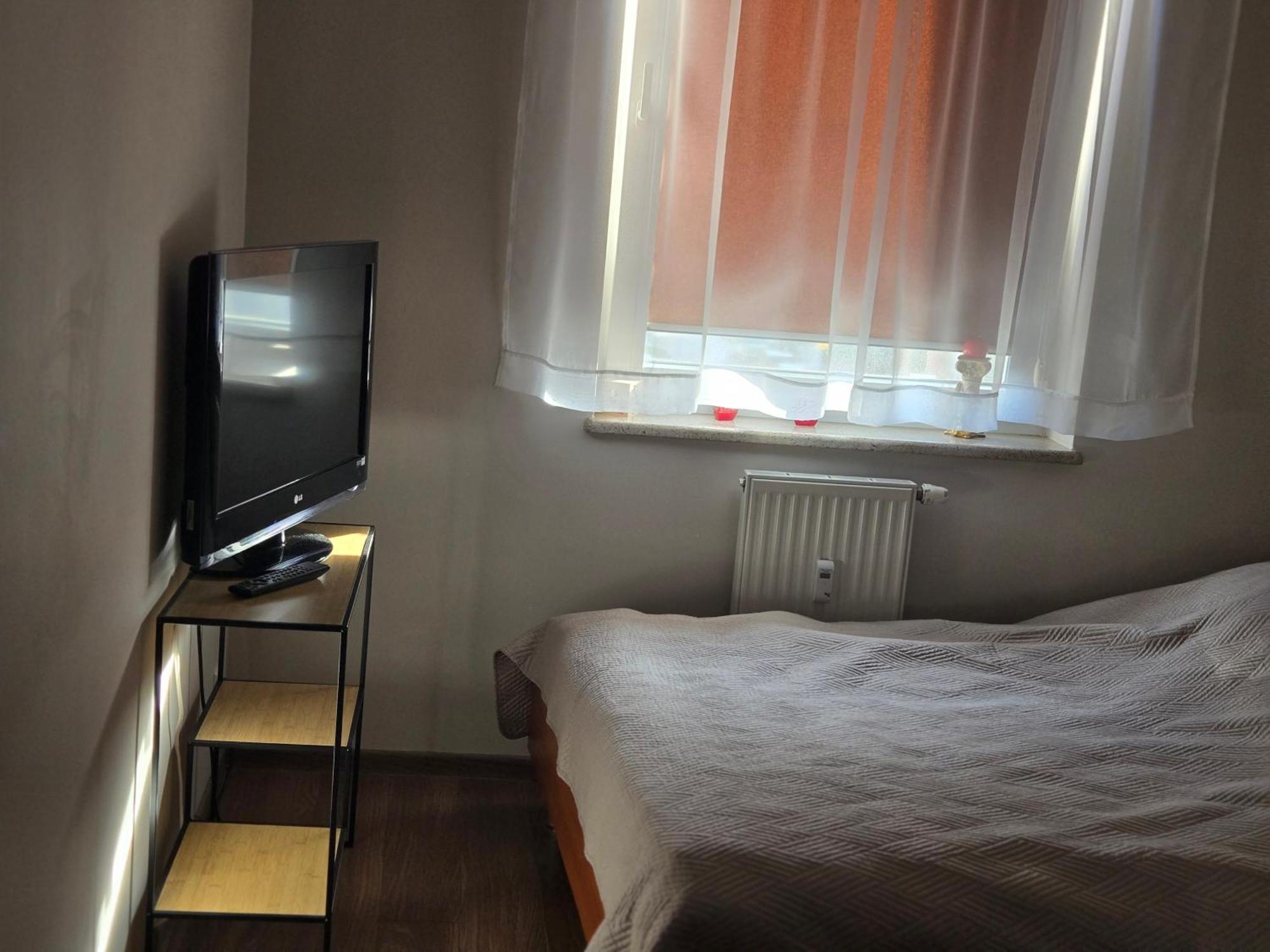 Obroncow Pokoju 36 Apartment *